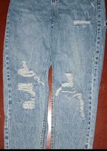 Stylish Ripped Light Wash Jeans