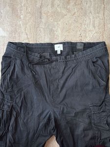 FREE DELIVERY!! H&M Black Cargo Pants