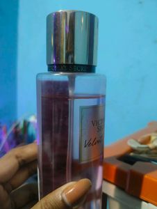🩷Victoria's Secret Velvet Petals Fragrance Mist