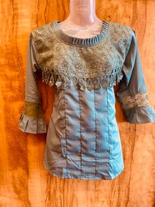 Elegant Lace Top with 3/4 Sleeves