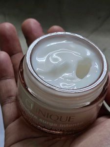 Clinique Moisture Surge Intense