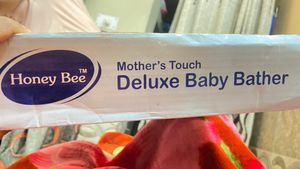 Deluxe baby bather
