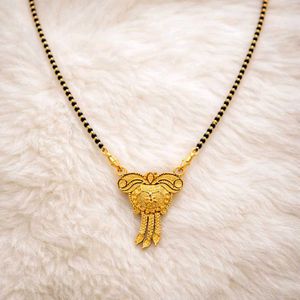Elegant Gold Mangalsutra