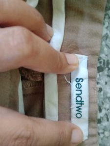 wide legged.length31 in.pocket on both sides.
