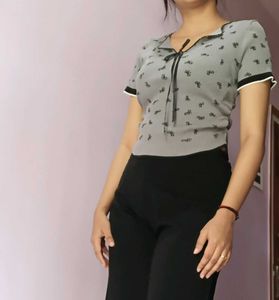 Ribbed Grey Top with Bow Print