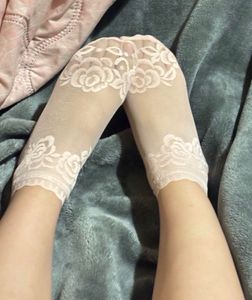 lace ankle socks