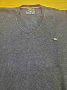 Men's Gray V-Neck Pullover Sweater