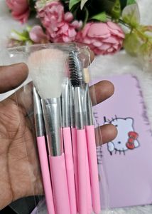 HELLO Kitty Makeup Brushes