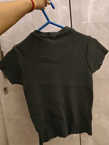Ribbed Cut-Out Crop Top