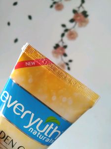 Everyuth Golden Glow Peel Of Mask