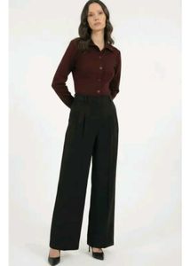 Elegant Black Wide-Leg Trousers
