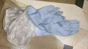 Blue Gingham Apron &amp; Gloves Set