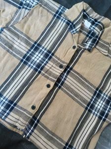 Checkered Beige Women's Cropped Shirt For Winter😍