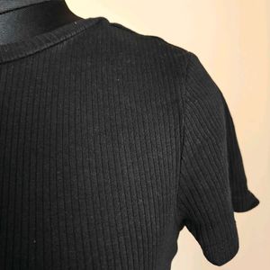 Black Ribbed Cropped Top
