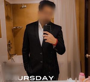 Men ‘s Classic Black Blazer