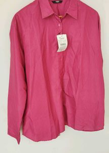 Chic Pink Striped Button-Down Shirt💘