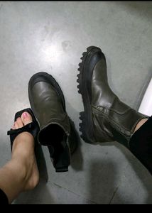 Zara Stylish Olive Green Boots