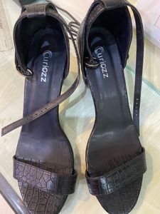 NEW Black Heel For Women