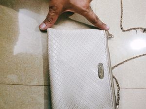 Esprit White Woven Clutch