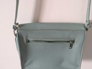 Big sling bag from Nykaa