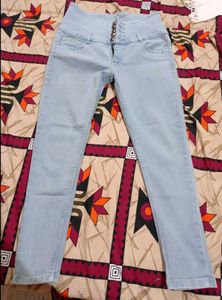 Trendy High-Waist Light Blue Skinny Jeans