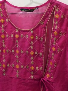 Beautiful Pink Embroidered Kurta