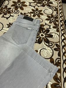 New Stylish Girls Jeans