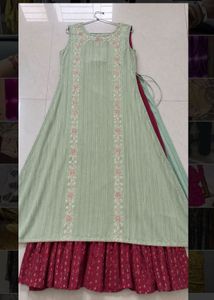 Sleeveless ethnic gown