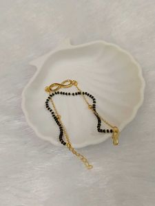 Elegant Infinity Bracelet