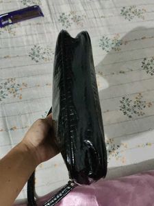 Chic Black Croc Embossed Shoulder Bag