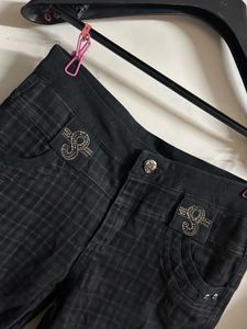 Chic Plaid Cropped Pants