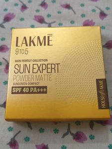 Lakme 9 to 5 Sun Expert Powder Matte SPF 40