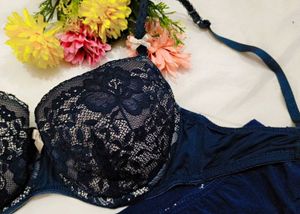 Lace Bra and Panty Set