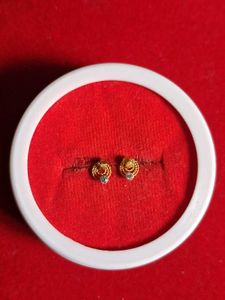 Elegant Gold Earrings with Stone