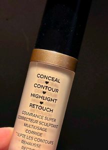 Two faced Born this way concealer -vanilla