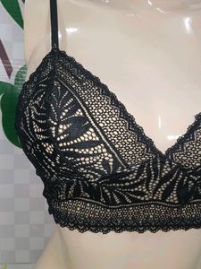 (200)Black Lace Bralette