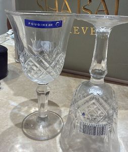 2 wine Glasses