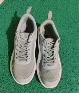 Puma Men's Casual Shoes. Like New. Good Condition.