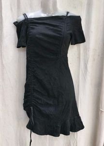 3267. Chic Black Off-Shoulder Ruched Dress