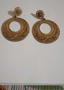 Vintage Gold Tone Hoop Earrings