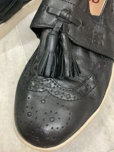 Stylish Black Leather Loafers with Tassel