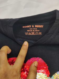 T-Shirt with  Sequins 3-4 years