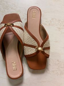 Stylish Women's Slide Sandals