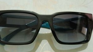 Stylish Black Framed Sunglasses