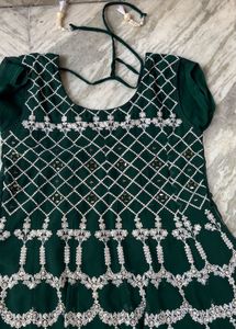 Elegant Green Embroidered Kurta Set