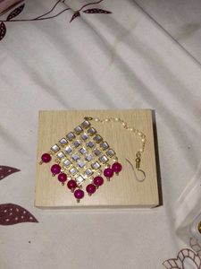 Elegant Kundan Maang Tikka