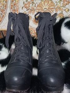 Pencil Heels Ankle Length Boots.