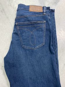 Calvin Klein Jean 40-41 Inch (MEN)