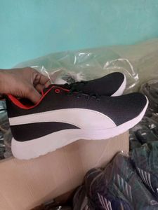 NEW NO USED SPORTS SHOES FOR MEN.