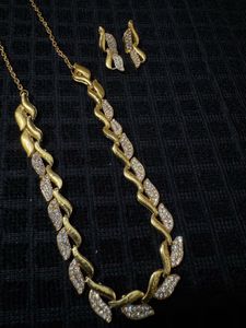 Gold Leaf Necklace &amp; Earring Set